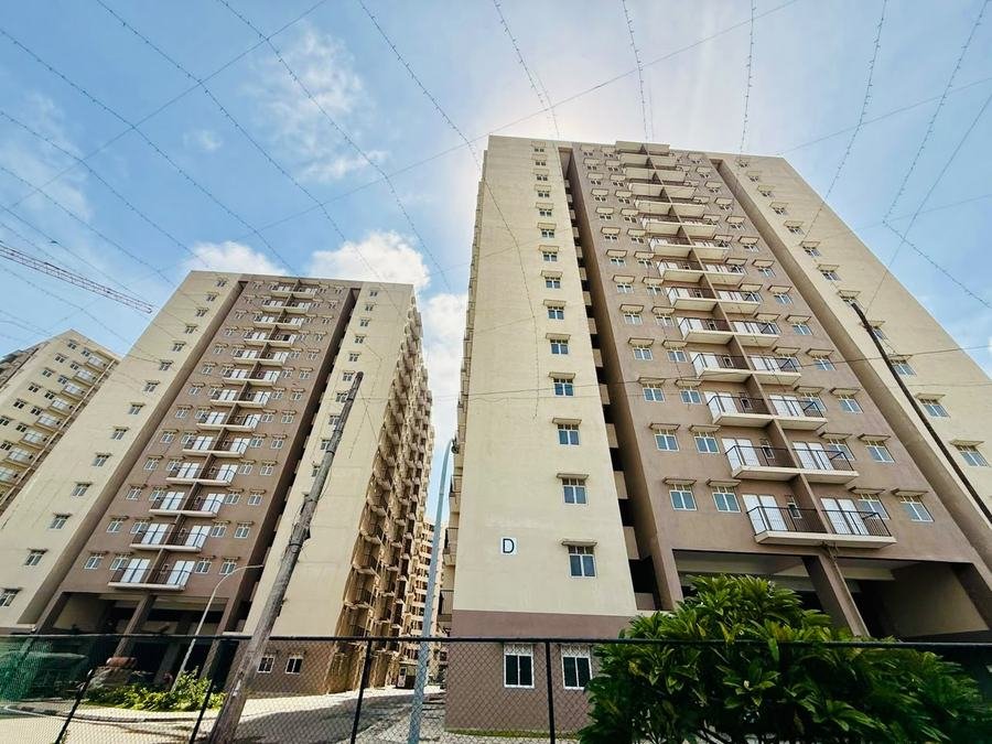 Stadium Gama 1000 units housing UDA Colombo 7 Tower 3 Tower 4 bathrooms balconies rooftops waterproofing
